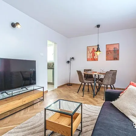 Hello Millennium Apartment