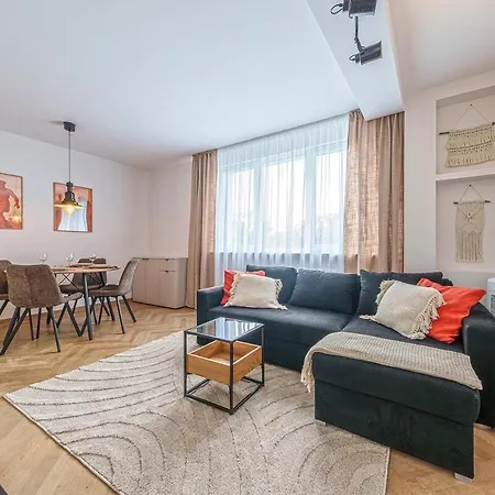 Hello Millennium Apartman *